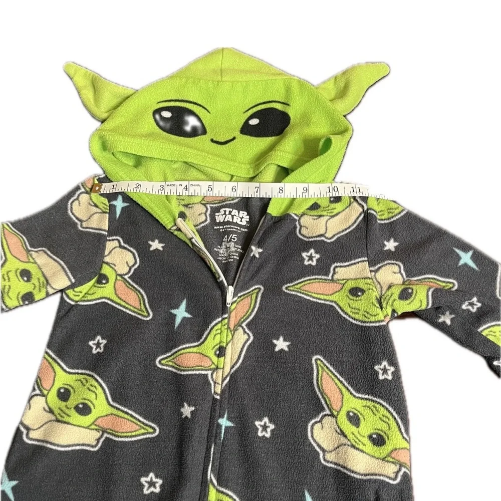 Star Wars Mandalorian Yoda Size 4/5 onesie hood green